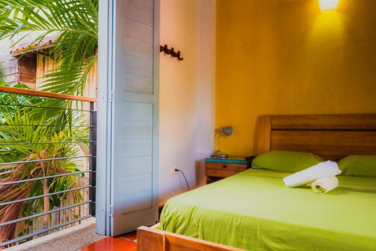 Aluna Hostel B&B Santa Marta  Luaran gambar